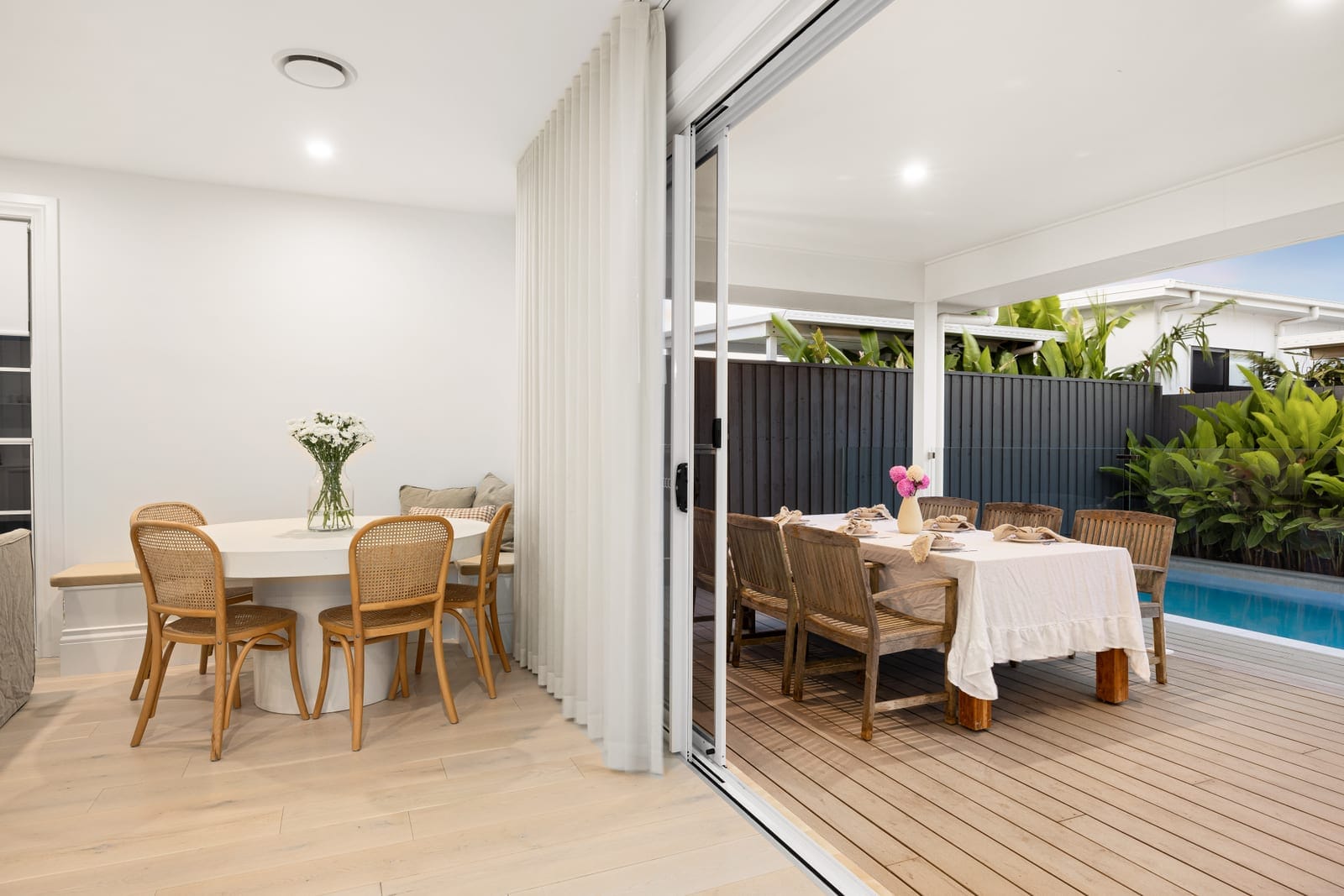 Presentation, Lifestyle, Location