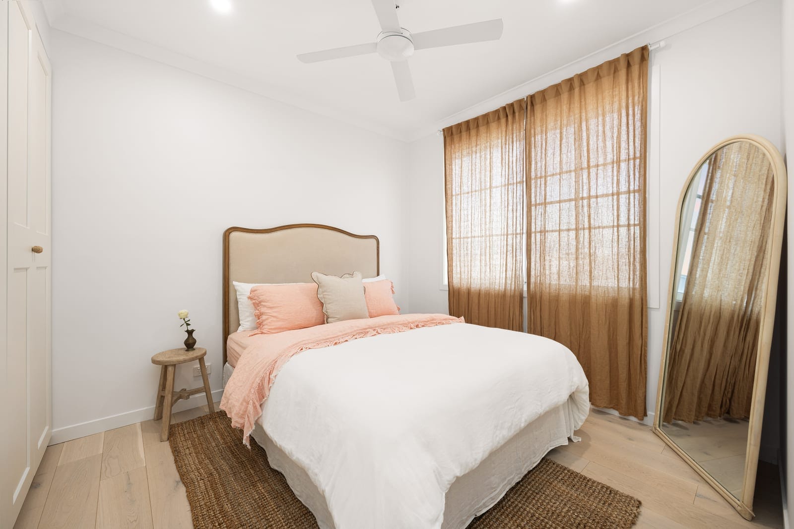Presentation, Lifestyle, Location