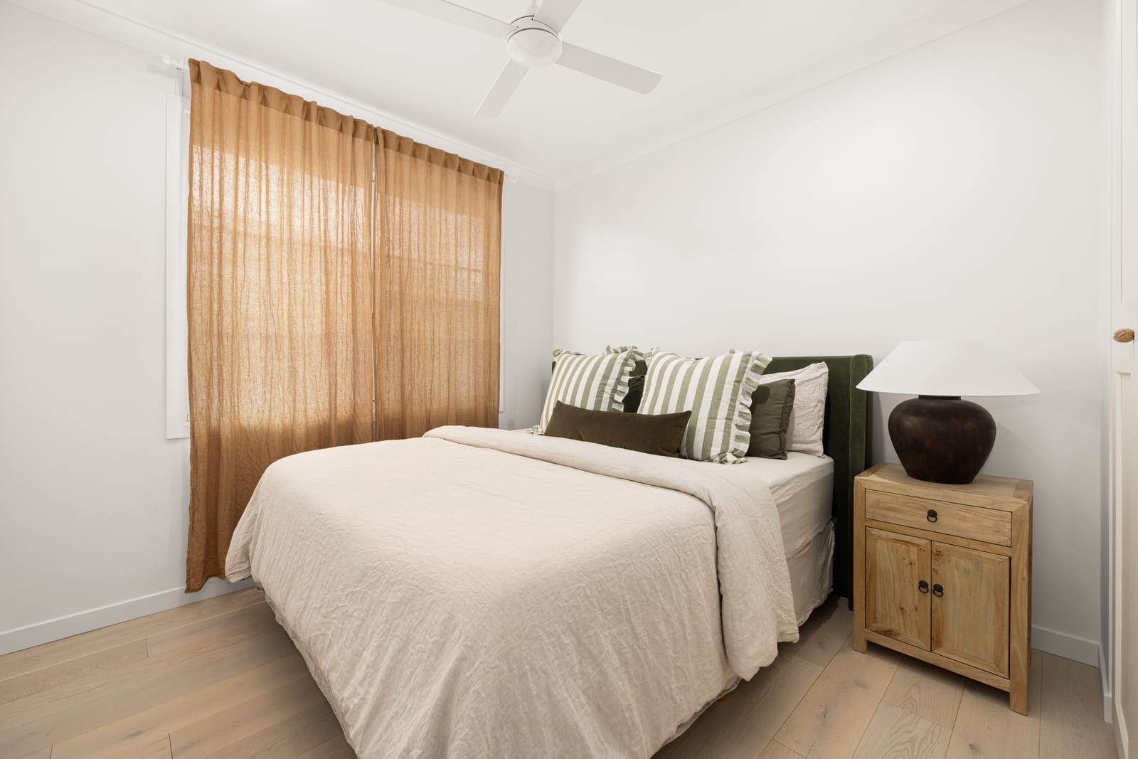 Presentation, Lifestyle, Location