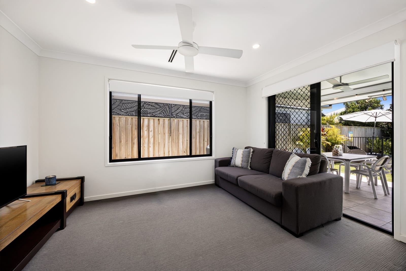 Grand Spacious Family Entertainer + Large Swimming Pool!