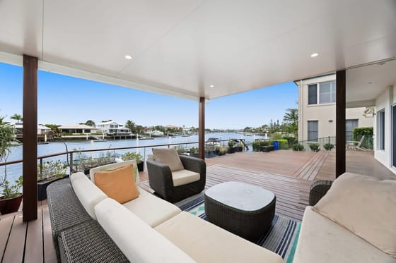 18m River Frontage: North East Waterfront Entertainer!