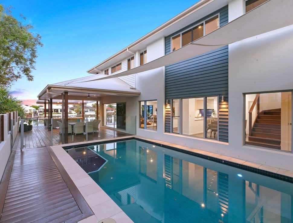 18m River Frontage: North East Waterfront Entertainer!