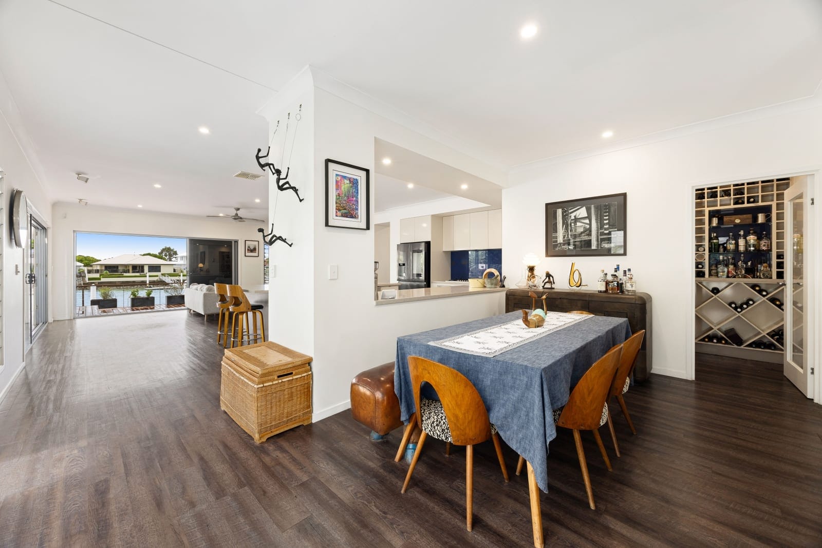 18m River Frontage: North East Waterfront Entertainer!