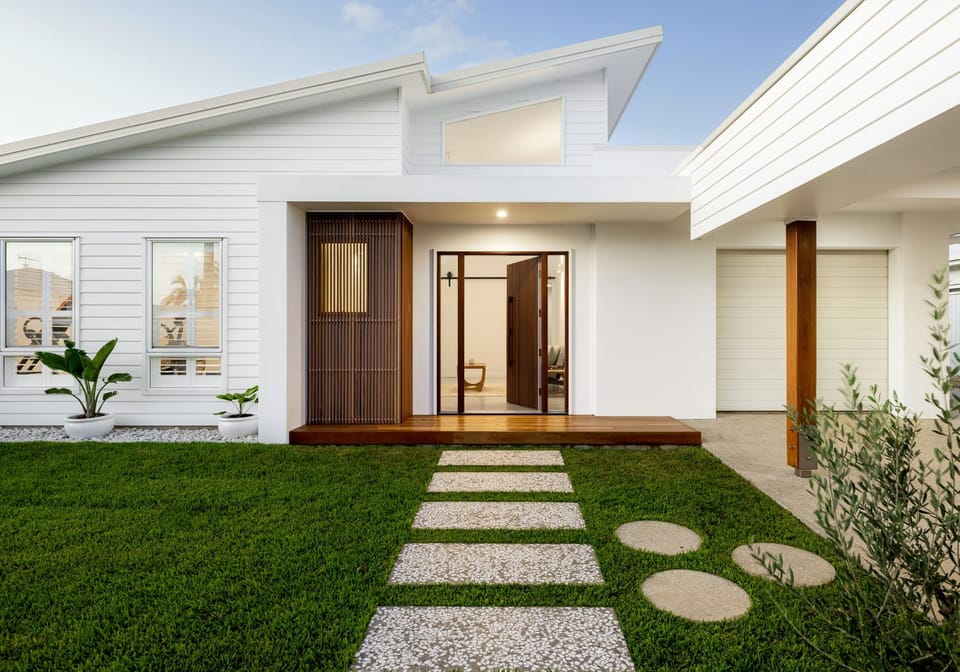 Contemporary retreat in desirable beachside locale!