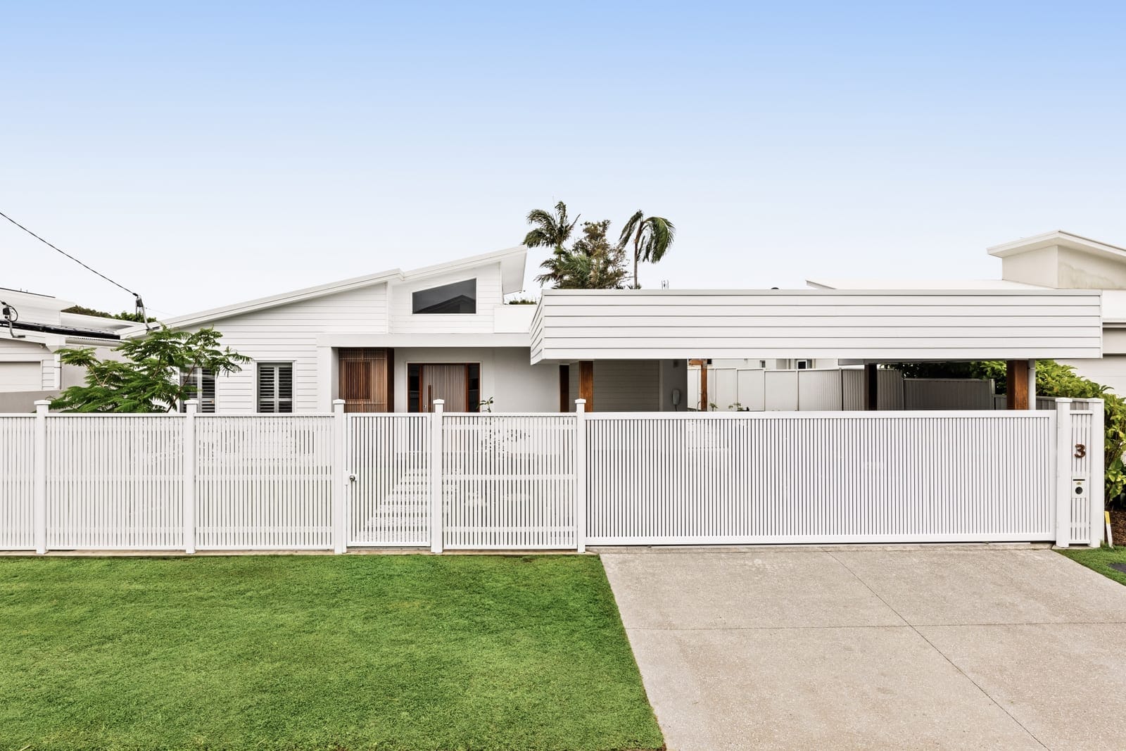 Contemporary retreat in desirable beachside locale!
