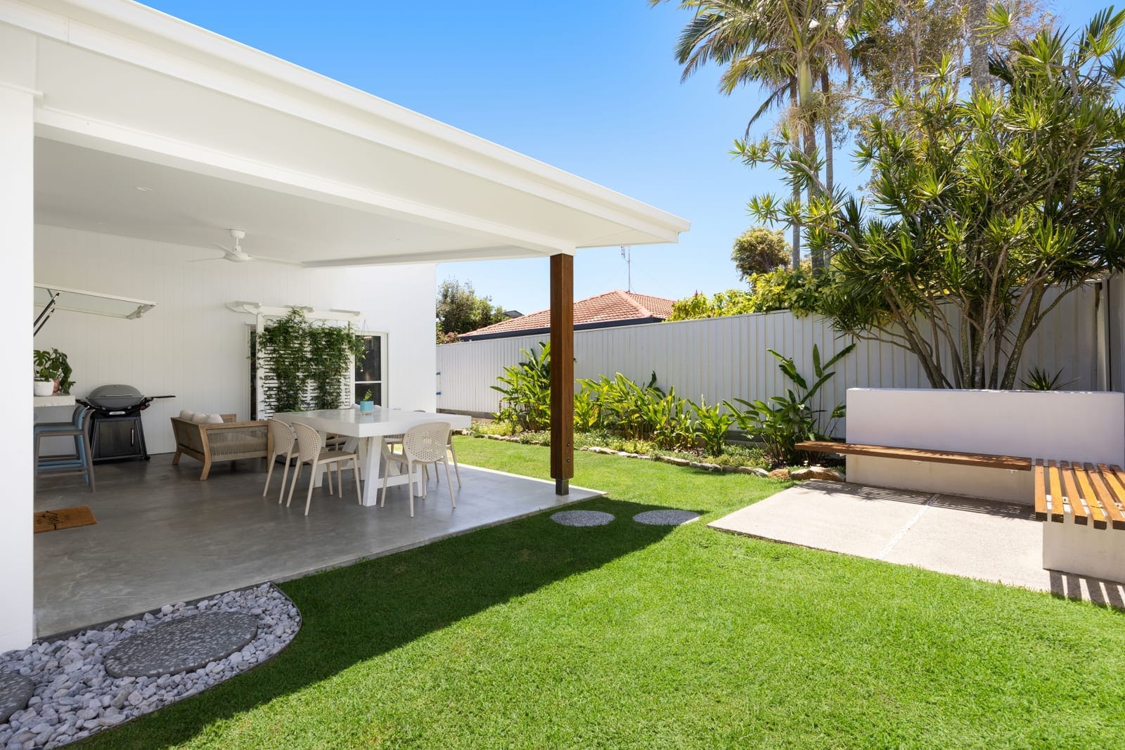 Contemporary retreat in desirable beachside locale!