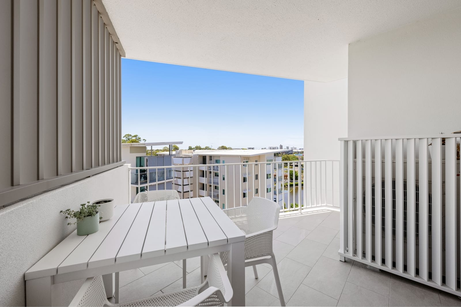 Coastal Living Redefined: Stunning Waterfront Retreat in the Heart of Maroochydore