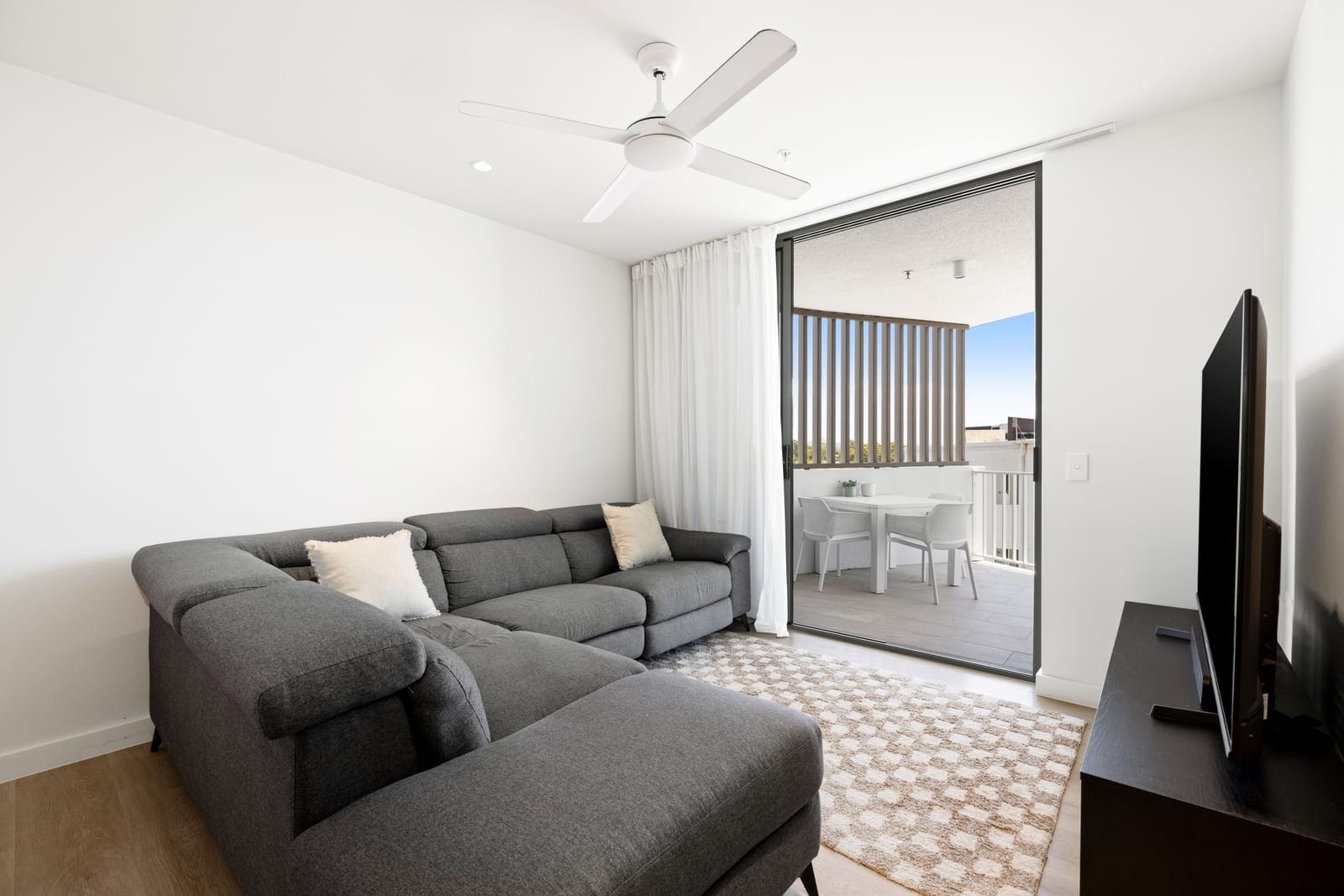Coastal Living Redefined: Stunning Waterfront Retreat in the Heart of Maroochydore