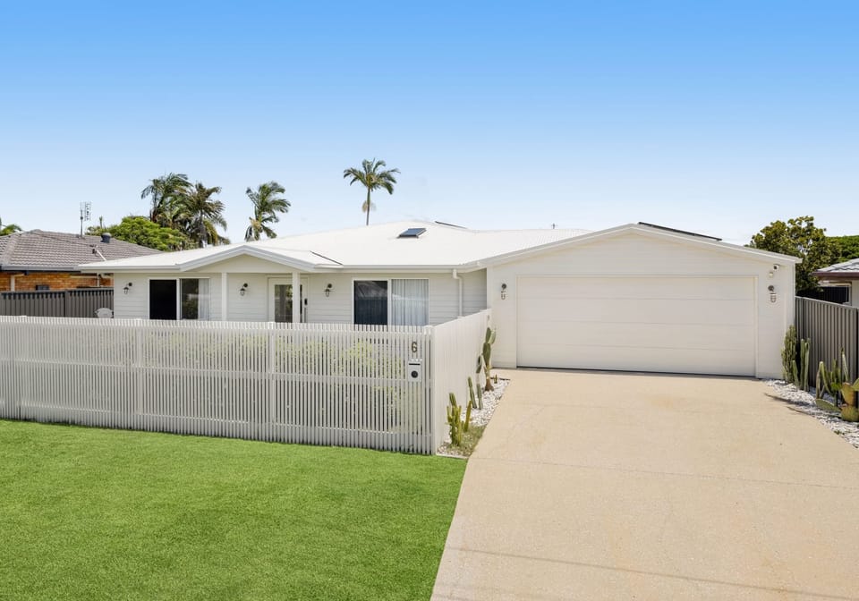 Luxury, Lifestyle & Location – Your Dream Coastal Retreat Awaits!