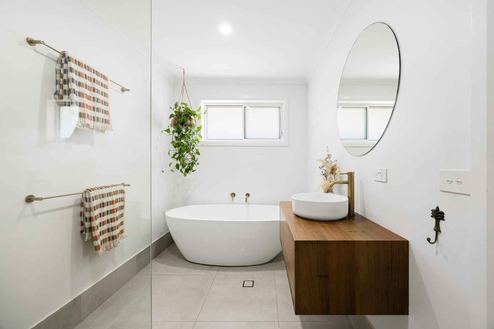 Luxury, Lifestyle & Location – Your Dream Coastal Retreat Awaits!