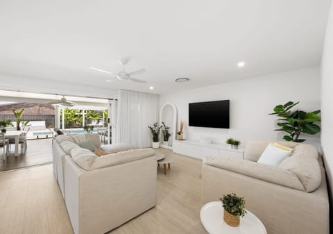Luxury, Lifestyle & Location – Your Dream Coastal Retreat Awaits!