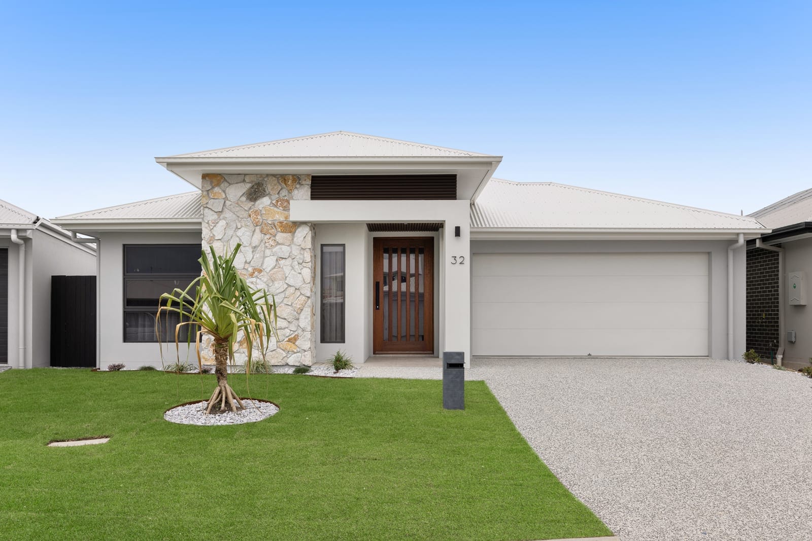 SOLD by Team Cassie Kennedy!