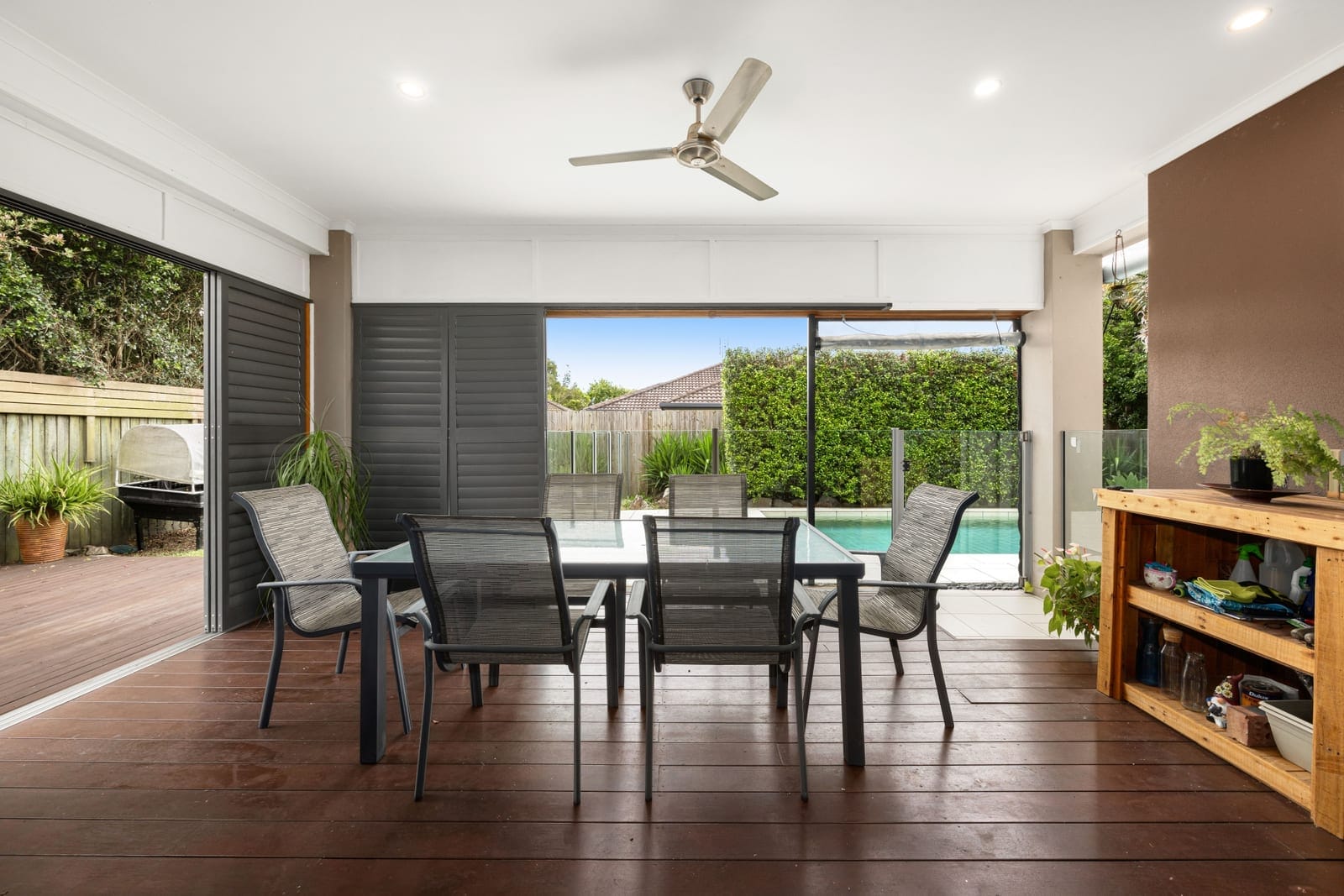 Expansive Outdoor Living, Poolside Entertaining – Blissful Family Living in Paradise!