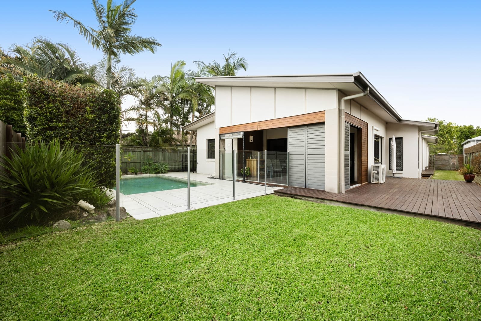 Expansive Outdoor Living, Poolside Entertaining – Blissful Family Living in Paradise!