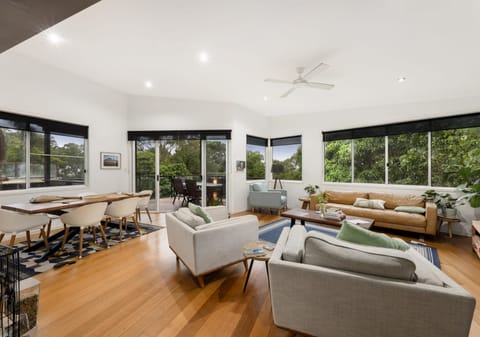 Sold by Ollie Lehmann & Angelina Sweeney