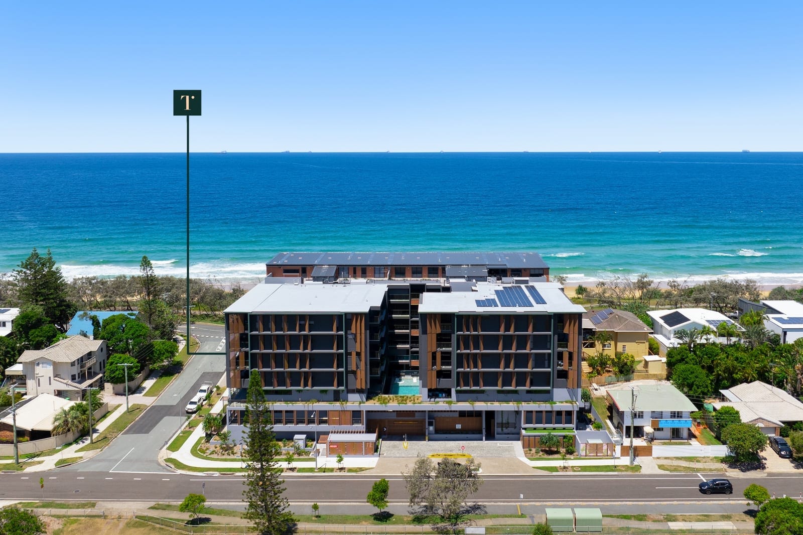 Absolute Beachfront, Stunning New Luxury Apartment