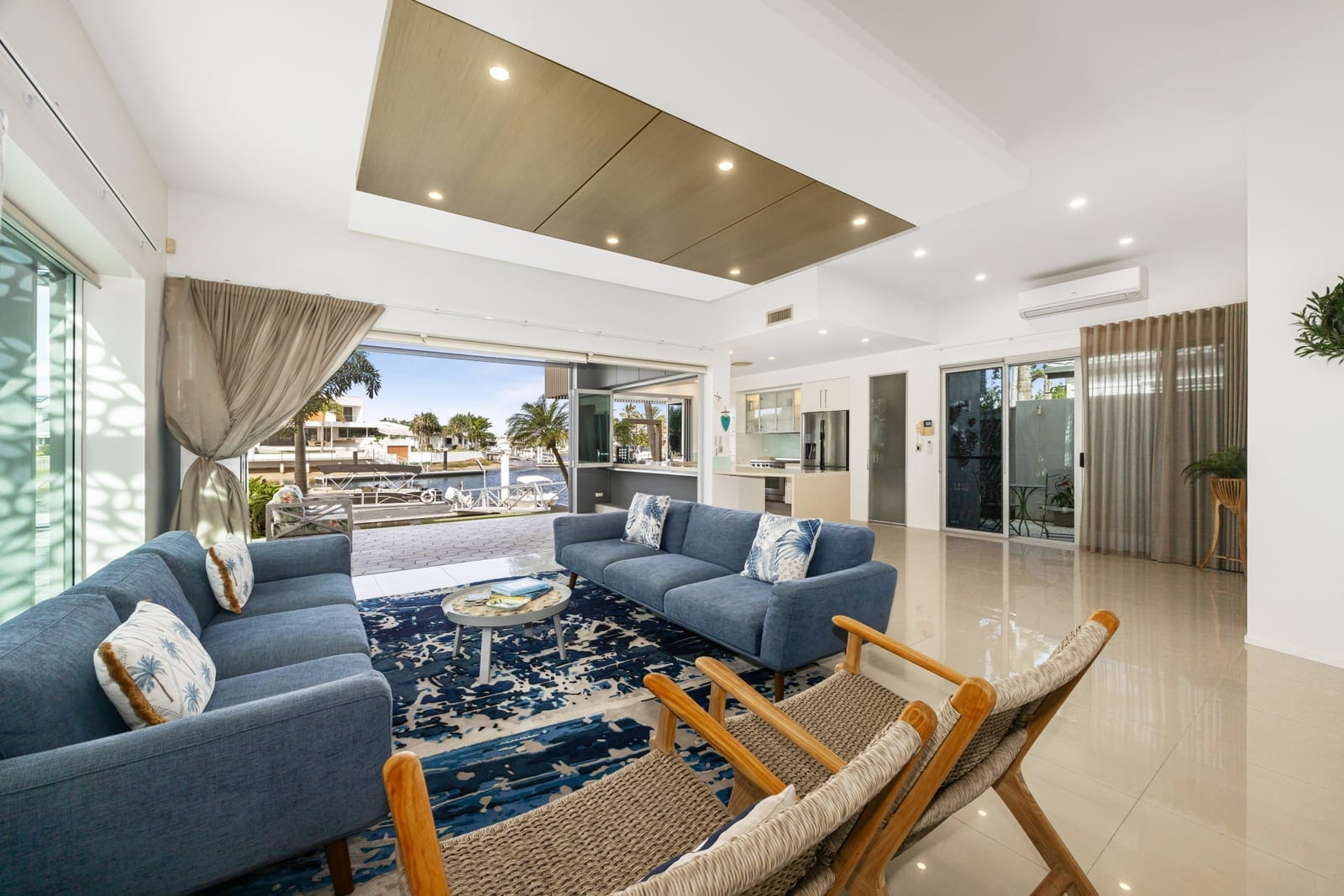 Minyama Magnificence: Light, Height, Luxury