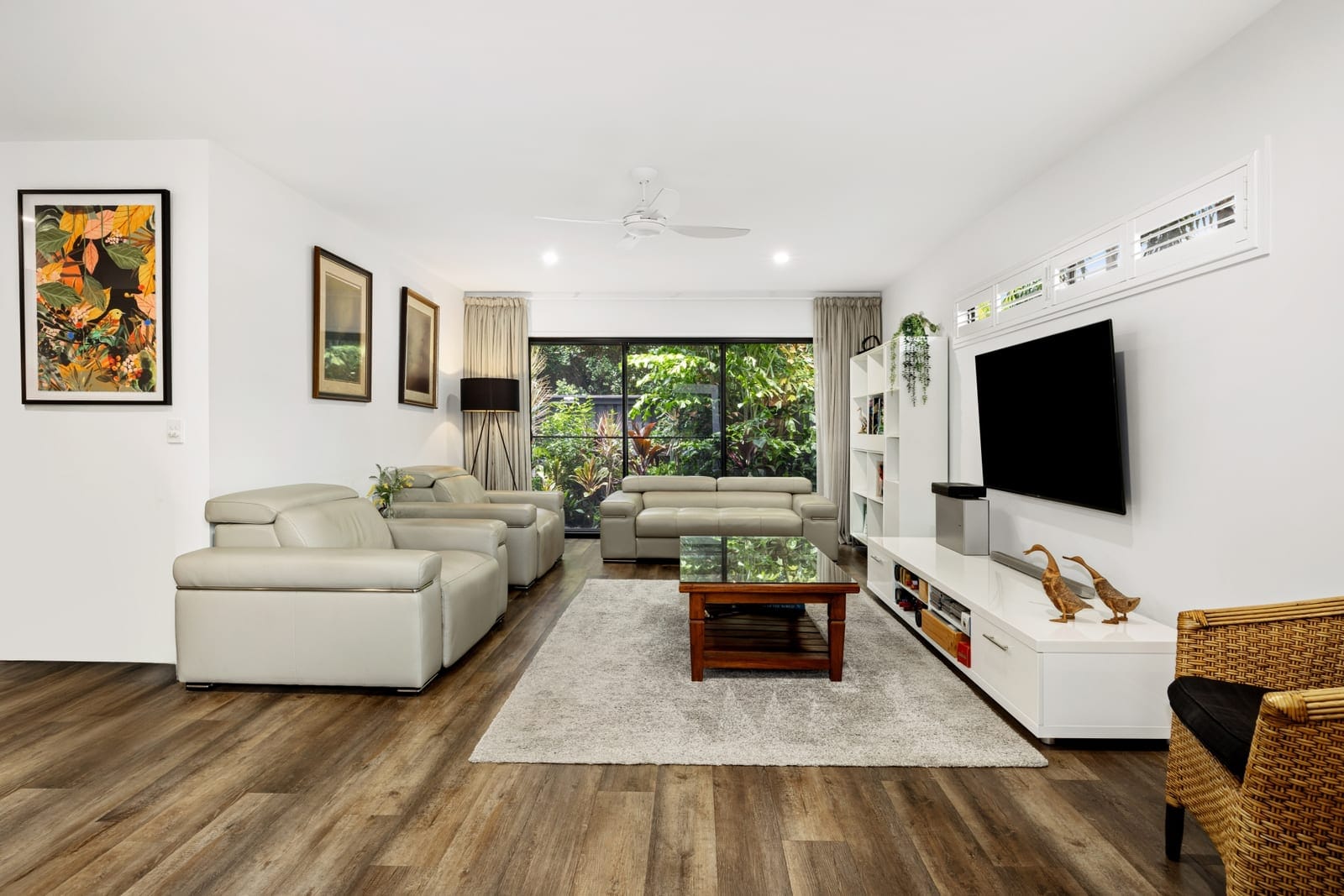 Sold by Angelina Sweeney & Ollie Lehmann