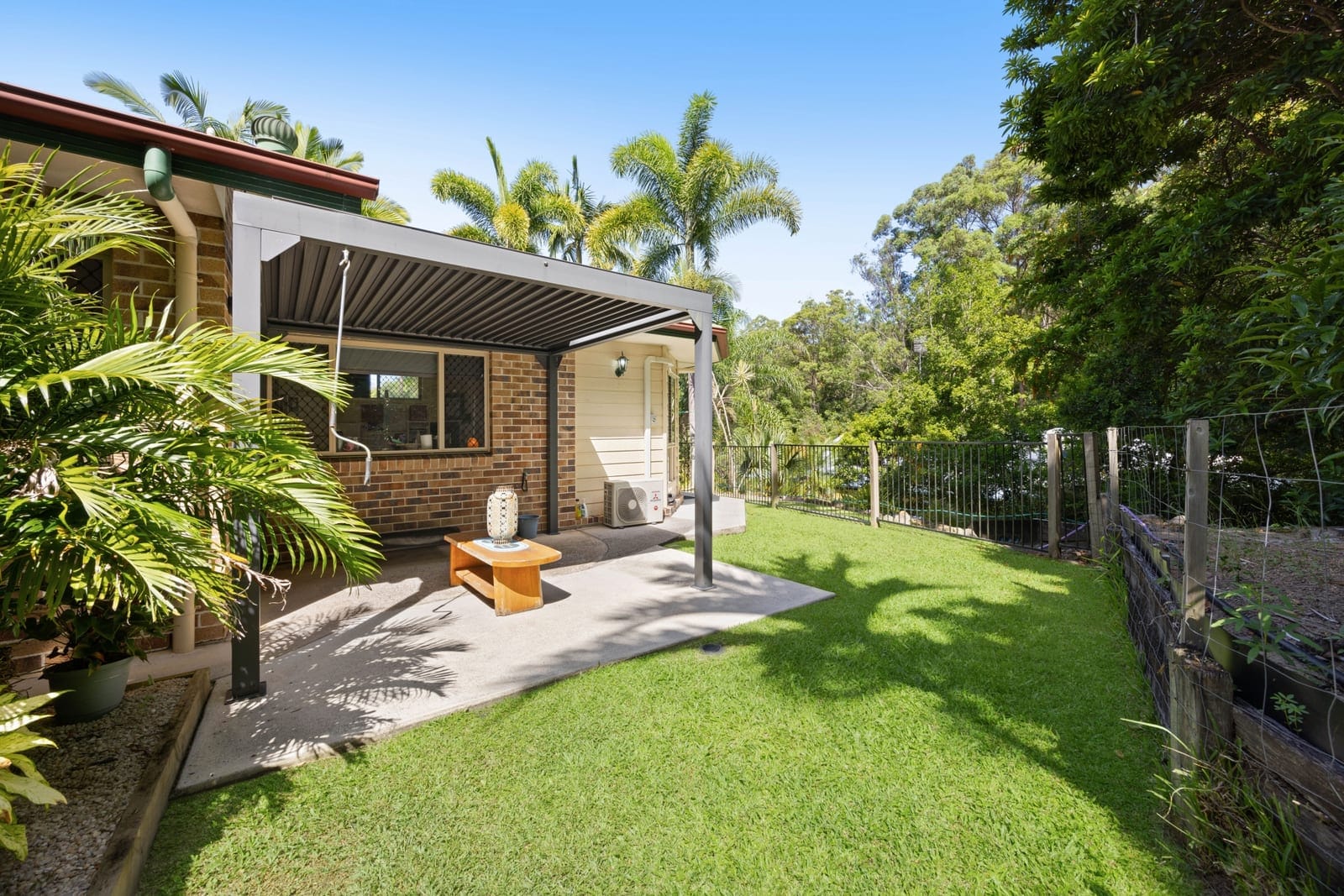 Private Tropical Retreat with Dual Living on 2,344m²