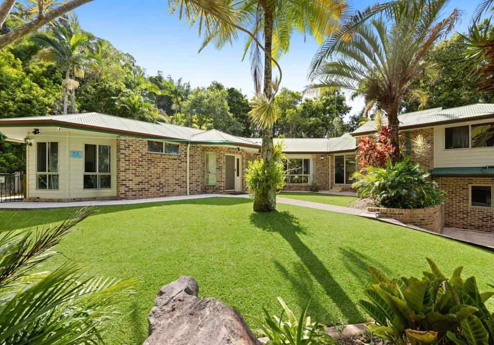 Private Tropical Retreat with Dual Living on 2,344m²