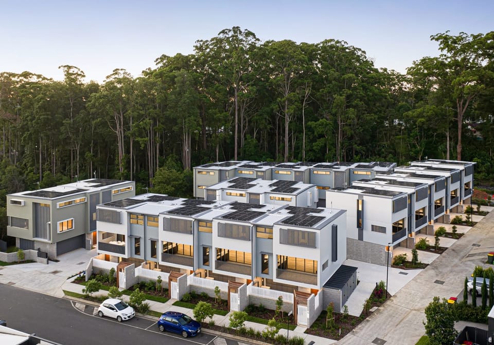 Contemporary & Chic Amongst Rainforest