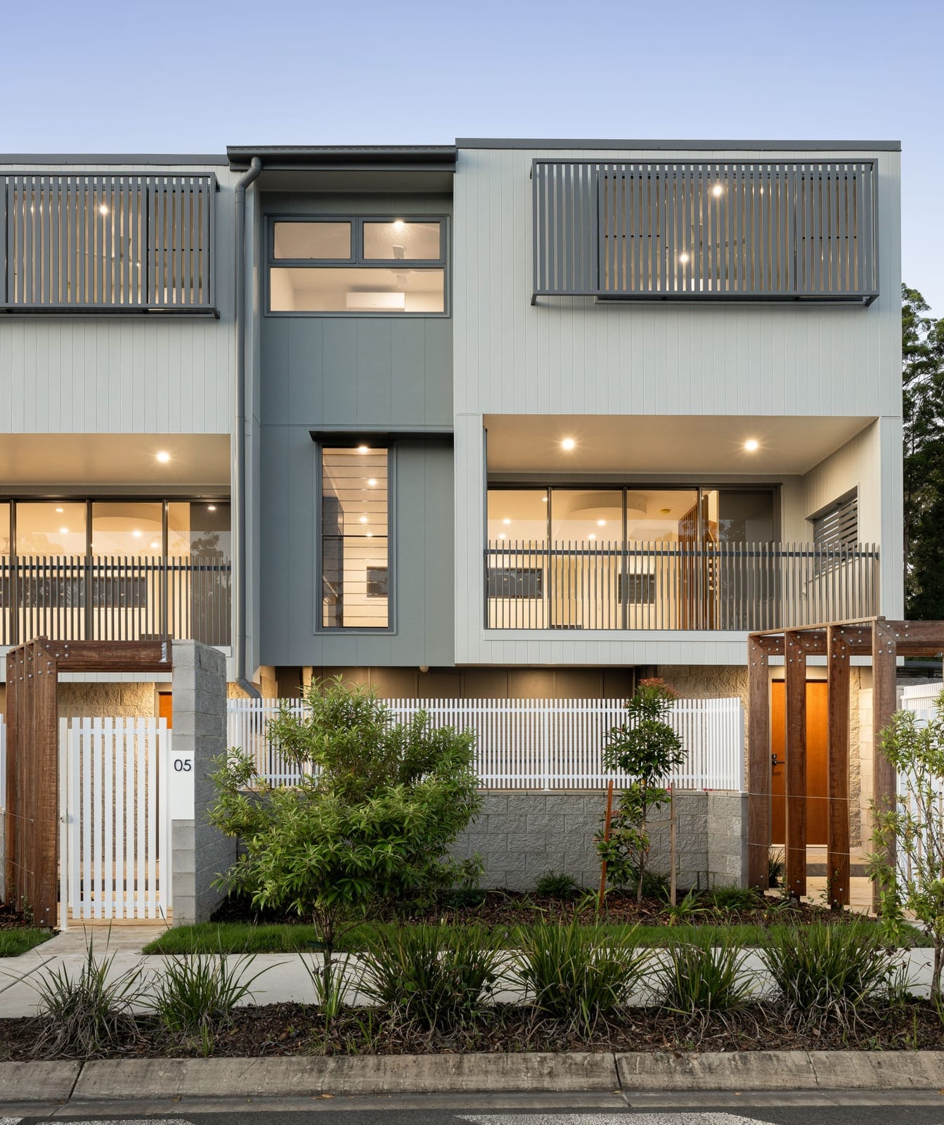Contemporary & Chic Amongst Rainforest
