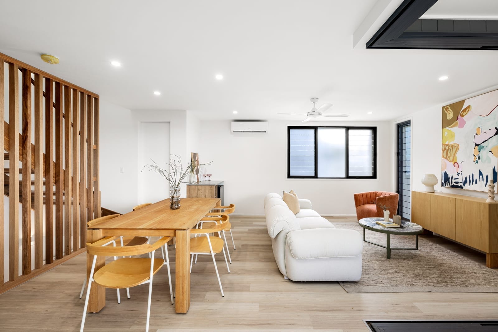 Contemporary & Chic Amongst Rainforest
