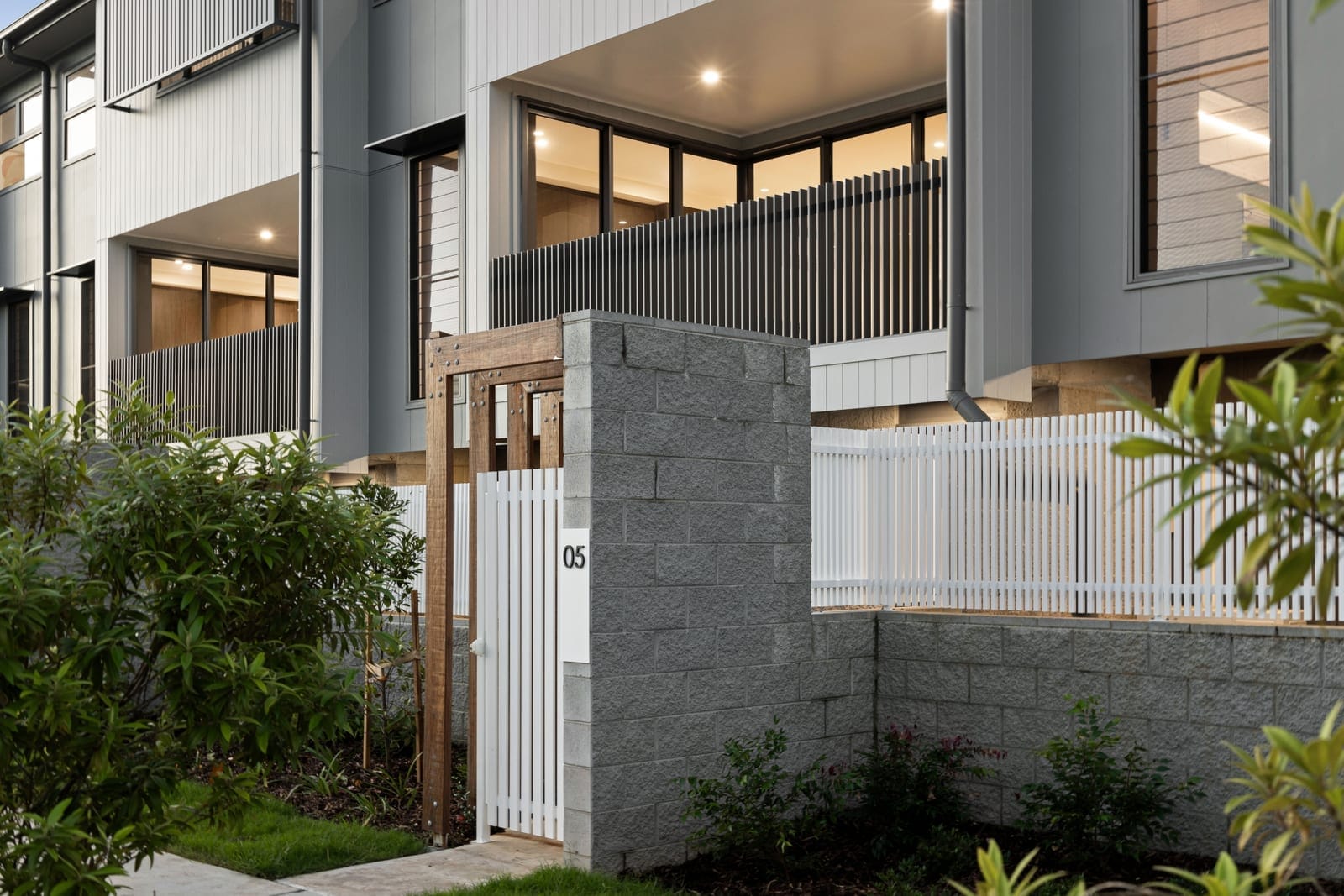 Contemporary & Chic Amongst Rainforest