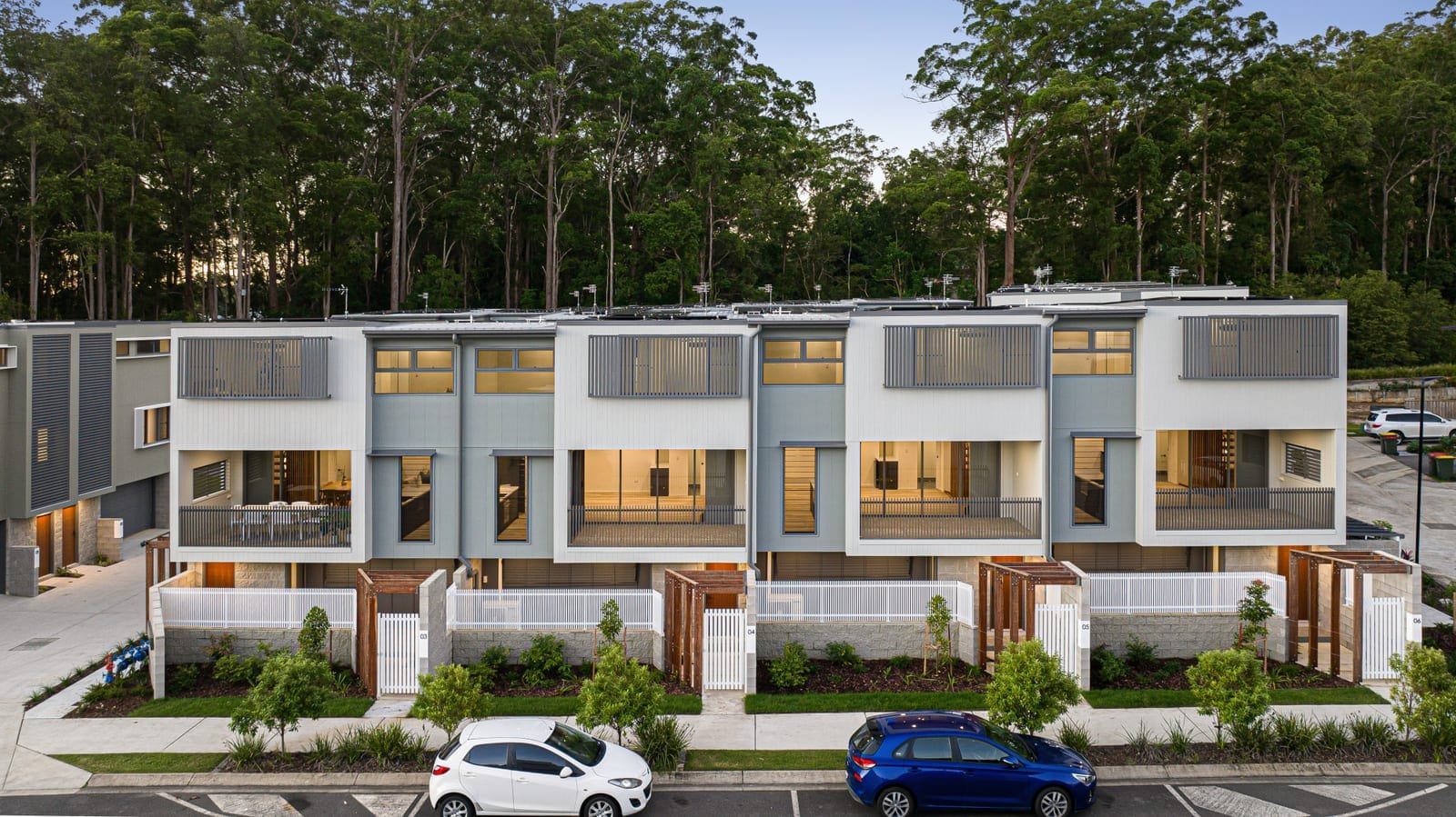 Contemporary & Chic Amongst Rainforest