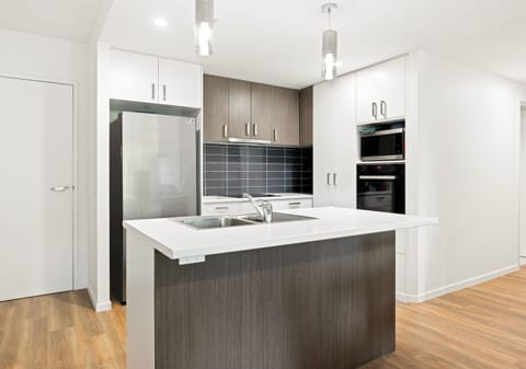 Prime Investment Opportunity: Spacious Ground-Floor Apartment