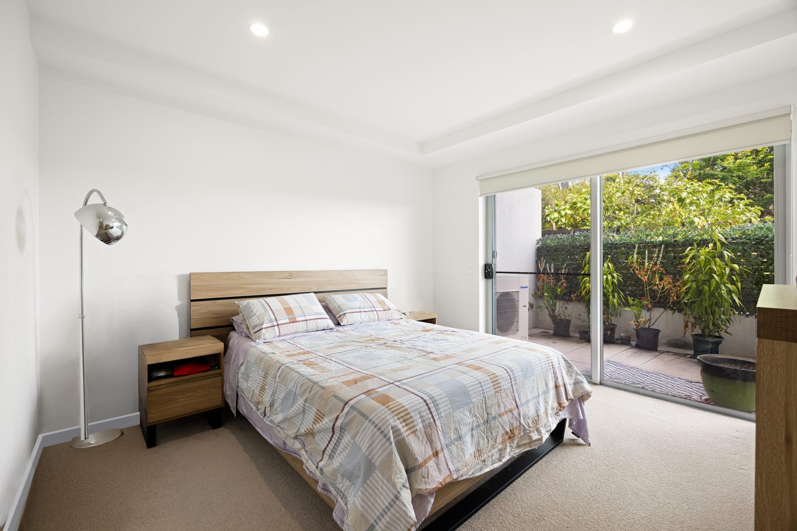 Prime Investment Opportunity: Spacious Ground-Floor Apartment