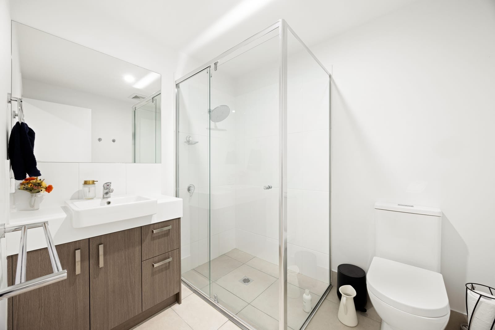Prime Investment Opportunity: Spacious Ground-Floor Apartment