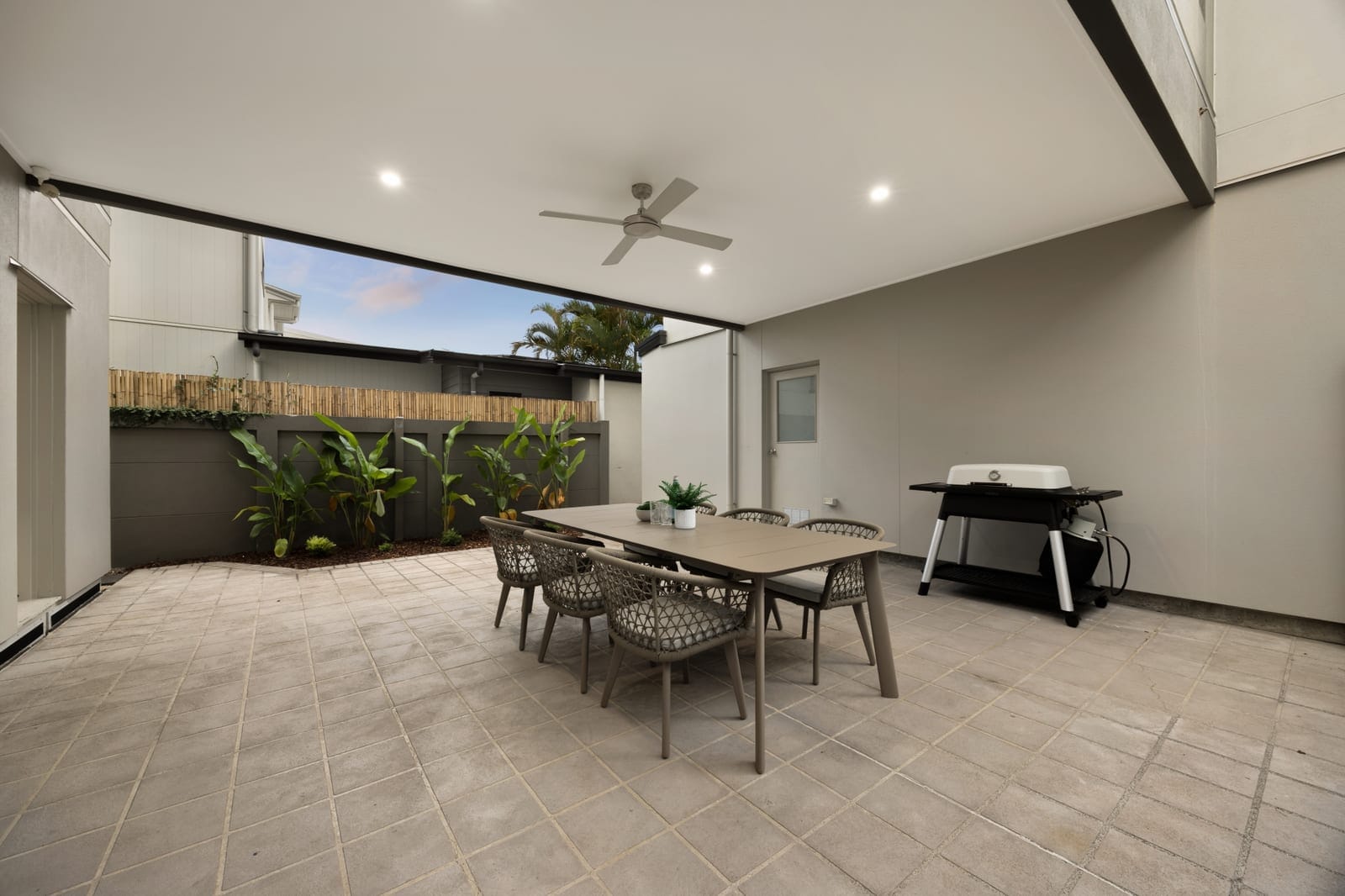 Luxe Sunshine Stunner: Dual Street Access, Dual Living