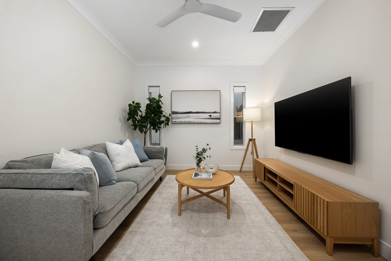 Luxe Sunshine Stunner: Dual Street Access, Dual Living