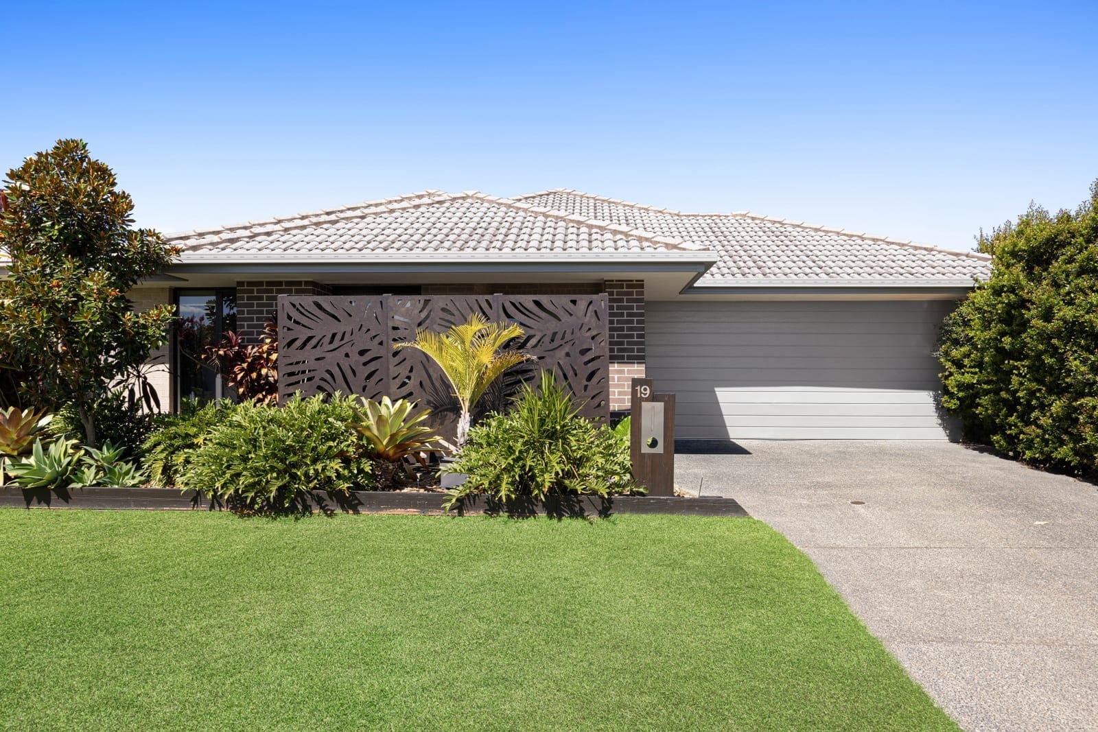 SOLD by Team Cassie Kennedy!