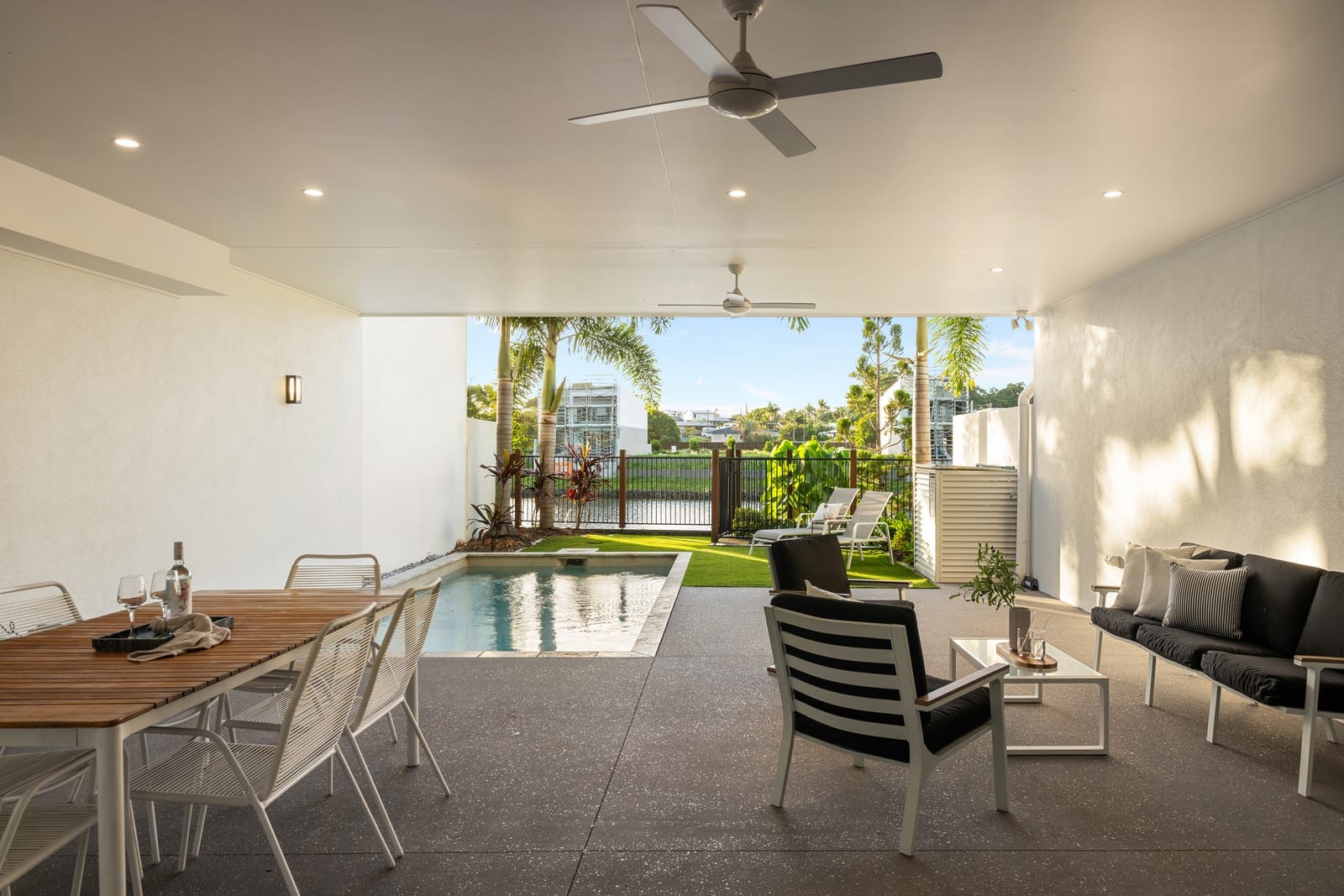 Stunning Waterfront Sanctuary in Sunshine Cove