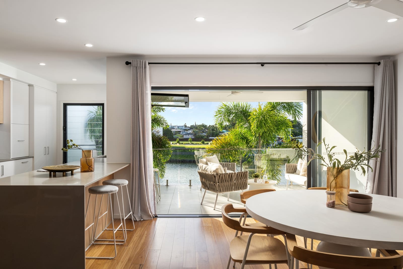 Stunning Waterfront Sanctuary in Sunshine Cove
