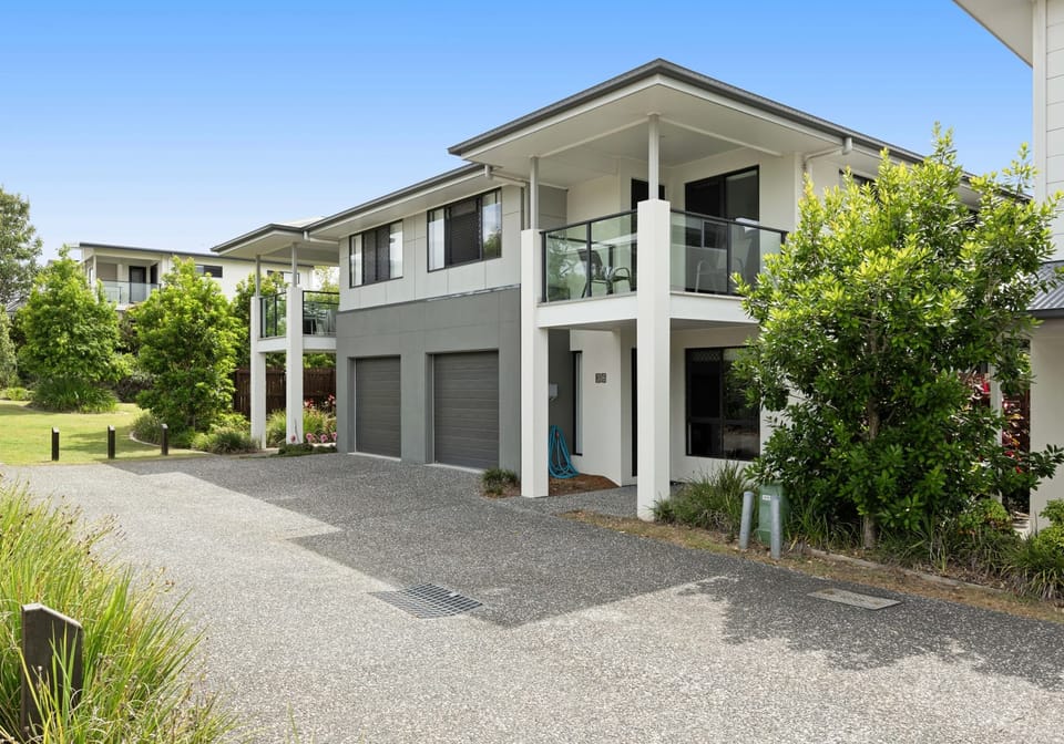 A Tenant-Occupied Gem: Sophisticated Townhouse in Thornlands
