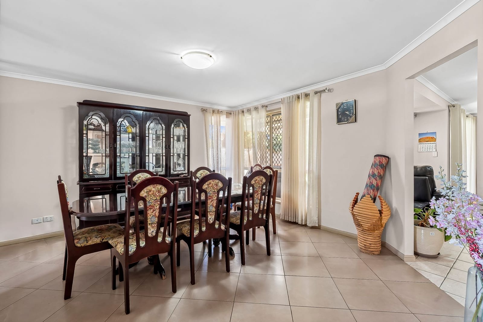 Sunshine Coast Family Living at Its Best – Walk to Everything!