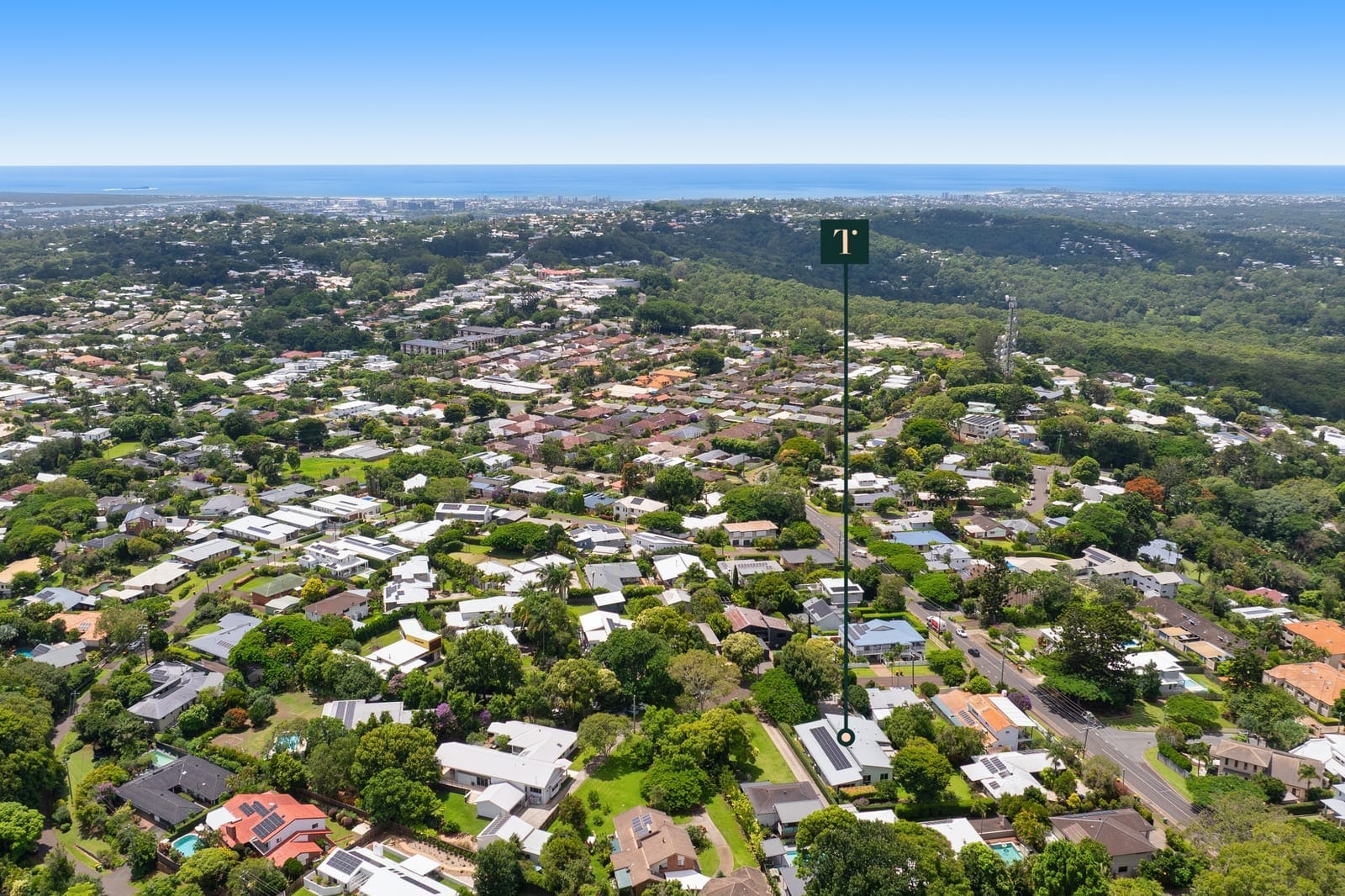 Modern Elegance on Top of Buderim