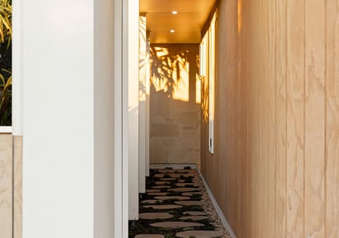 Elegant, Designer Living in GOLDEN Location