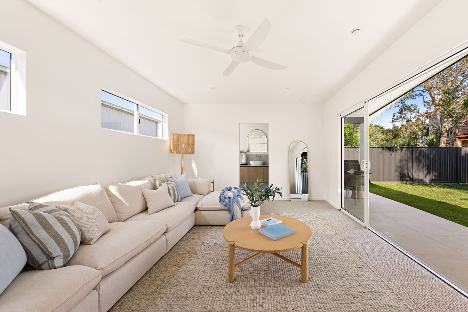 Elegant, Designer Living in GOLDEN Location