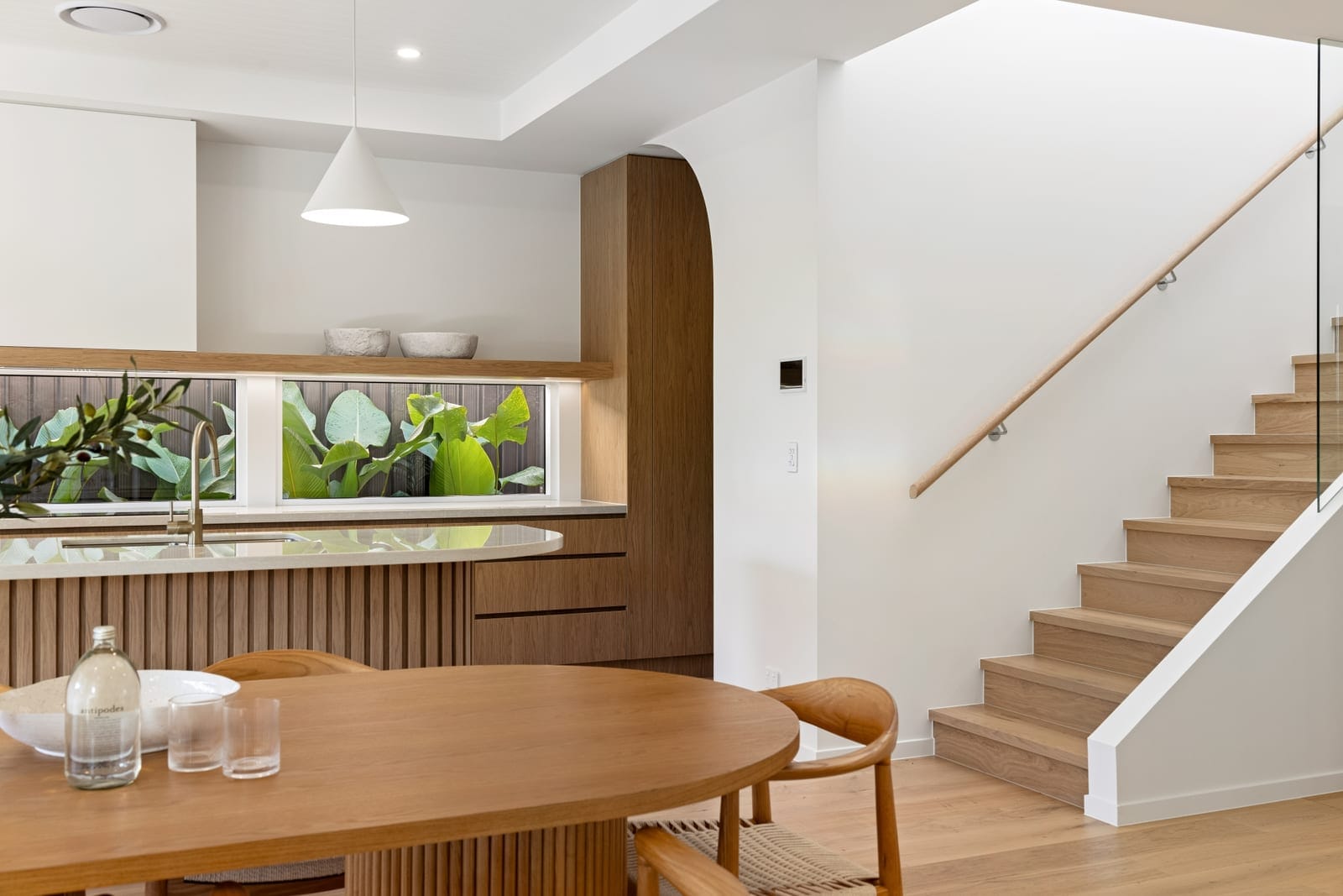 Elegant, Designer Living in GOLDEN Location