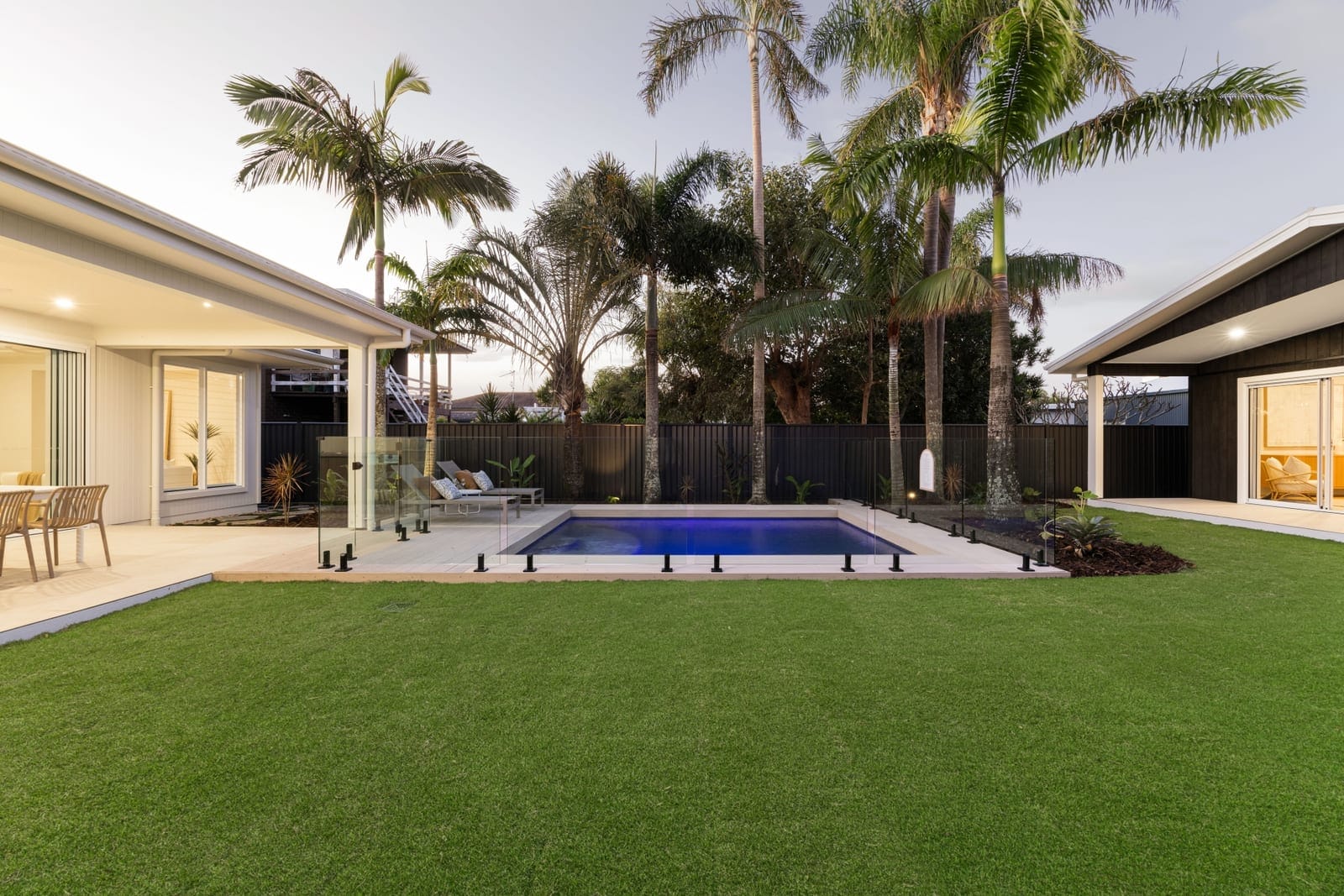 Elegant, Designer Living in GOLDEN Location