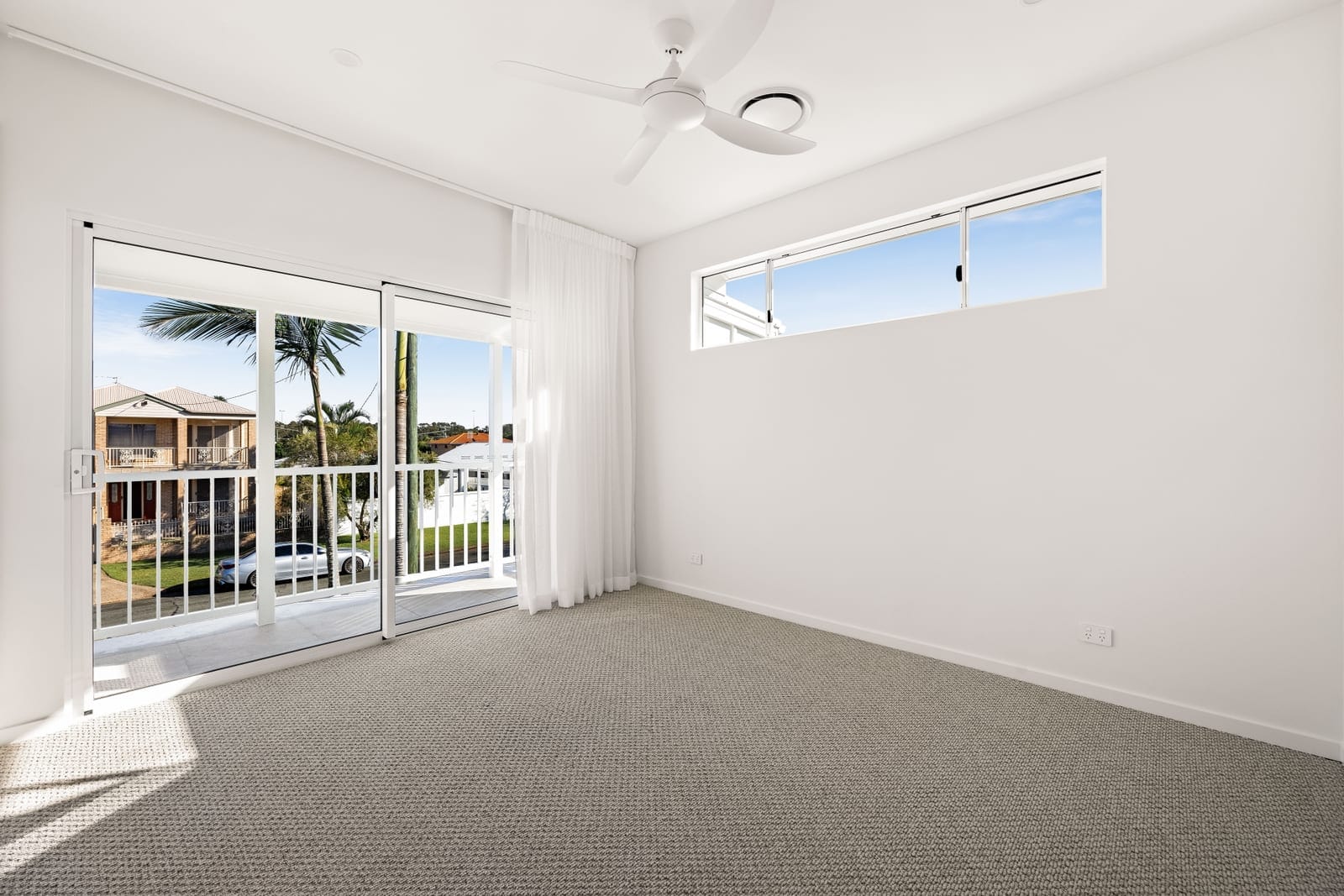 Elegant, Designer Living in GOLDEN Location