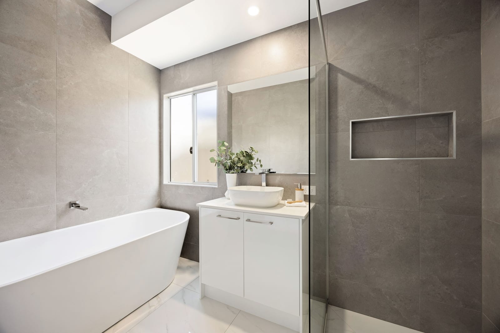 Contemporary Luxury, Effortless Elegance, Low Maintenance Living!