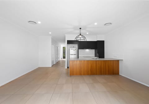 Exclusive Boutique Townhome in Bracken Ridge