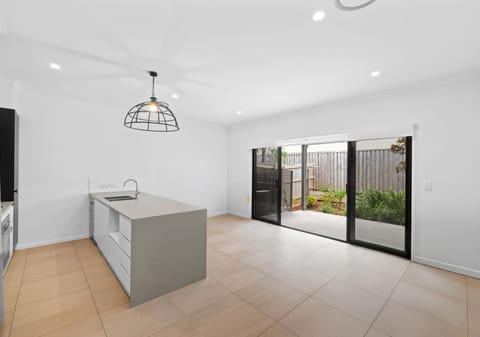 Exclusive Boutique Townhome in Bracken Ridge