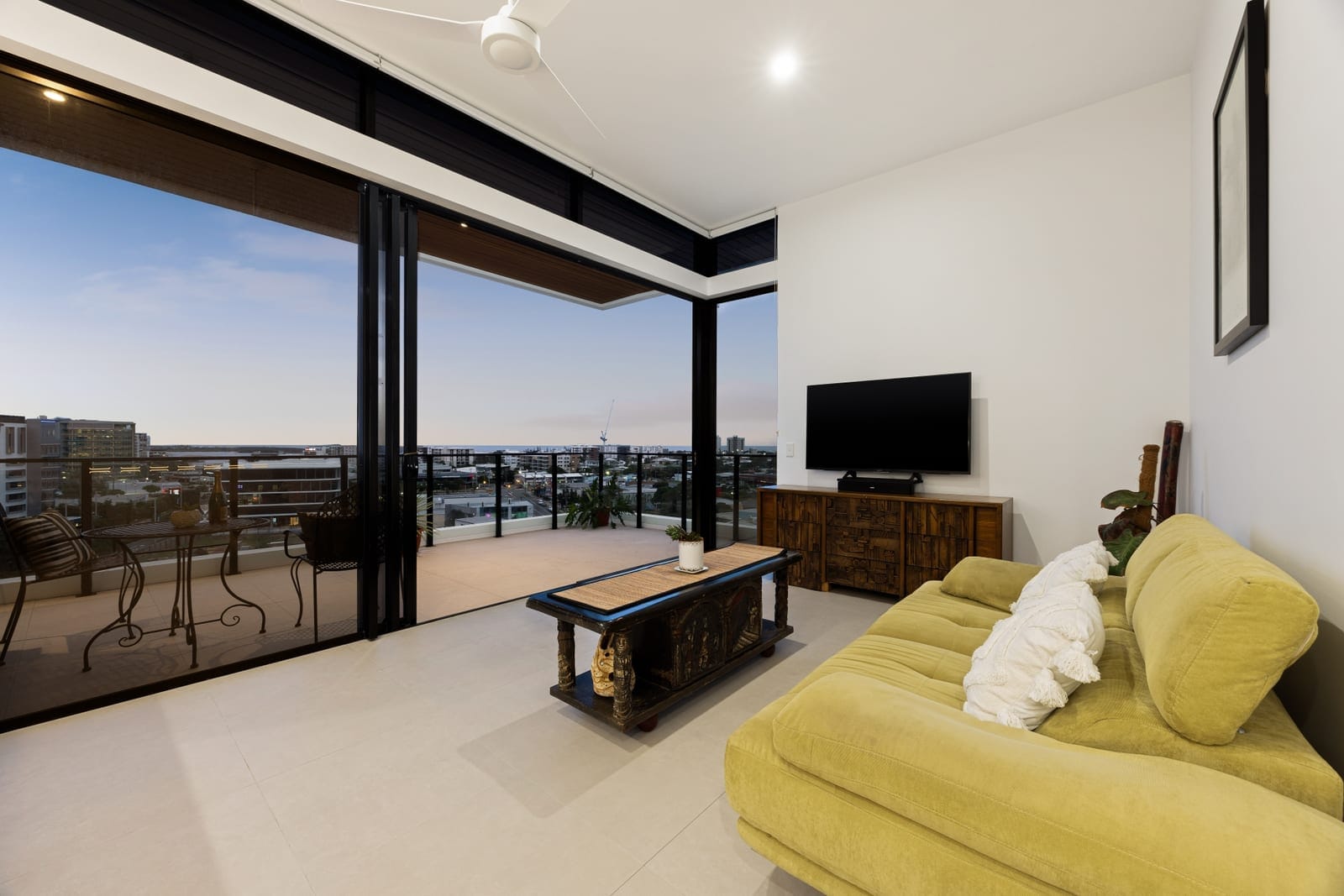 Best of Both Worlds: CBD to Ocean in your Penthouse