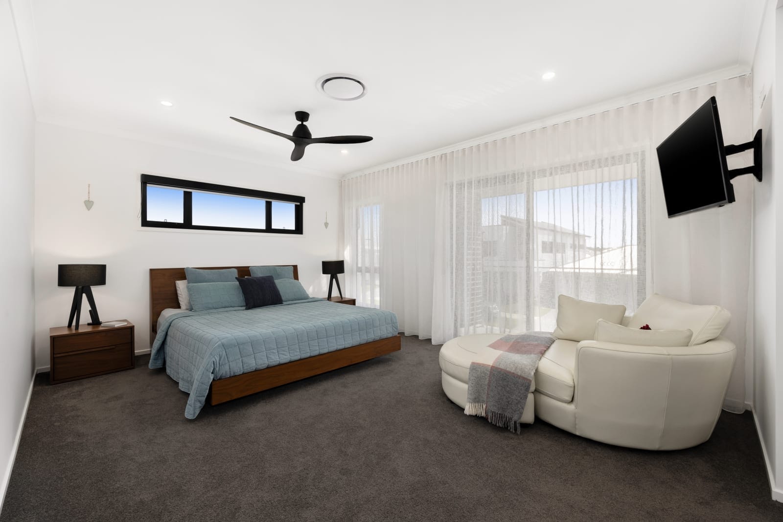 SOLD BY CASSIE KENNEDY & TEAM SOF & CHRIS AT TOWN